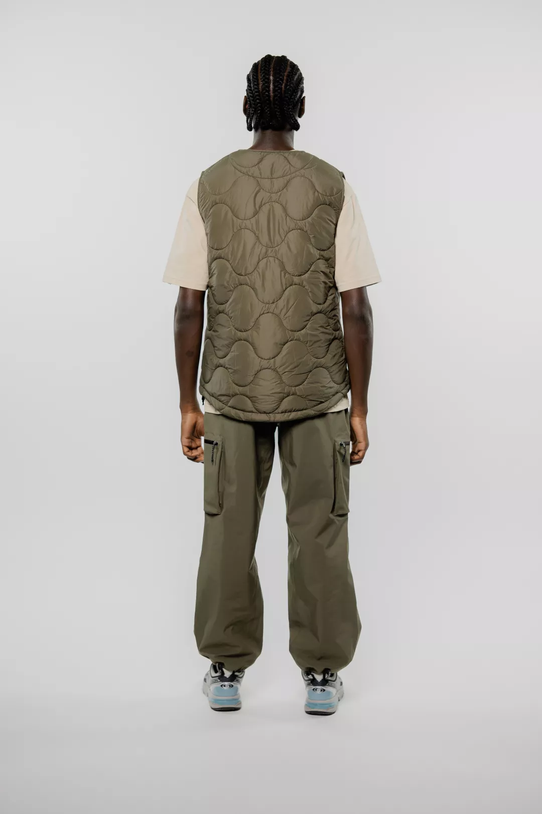 model-(40133-khaki-back)-(40133-khaki-back)