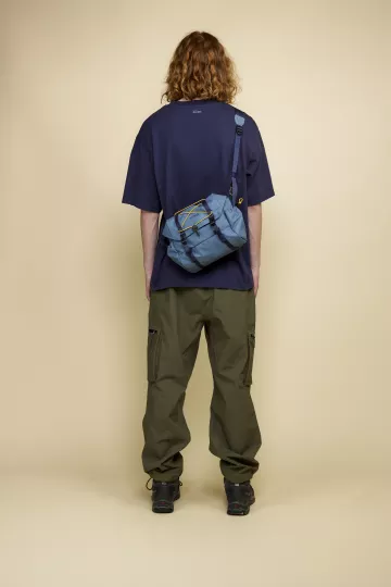 model-(34033-steelblue-side)-(40154-navy-back)-(40134-khaki-back)