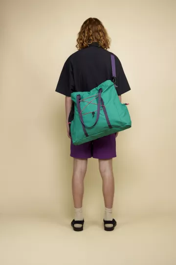 model-(34028-teal-front)-(40143-black-back)-(40150-purple-back)